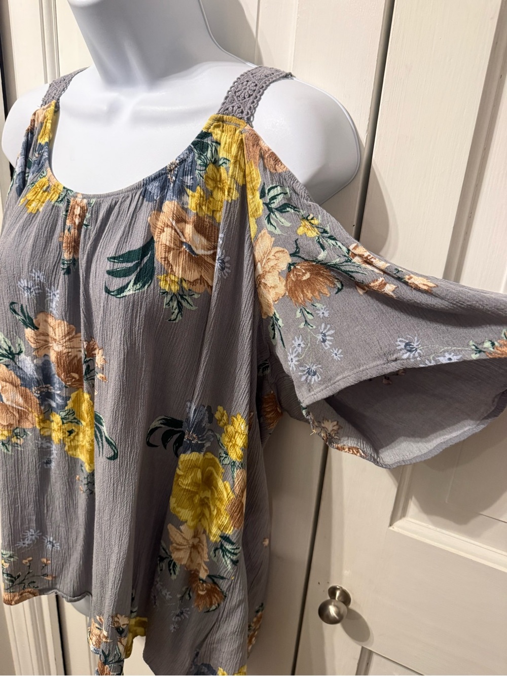 TorridGray Cold-Shoulder Floral Tunic with Yellow Blooms - Picture 5 of 8